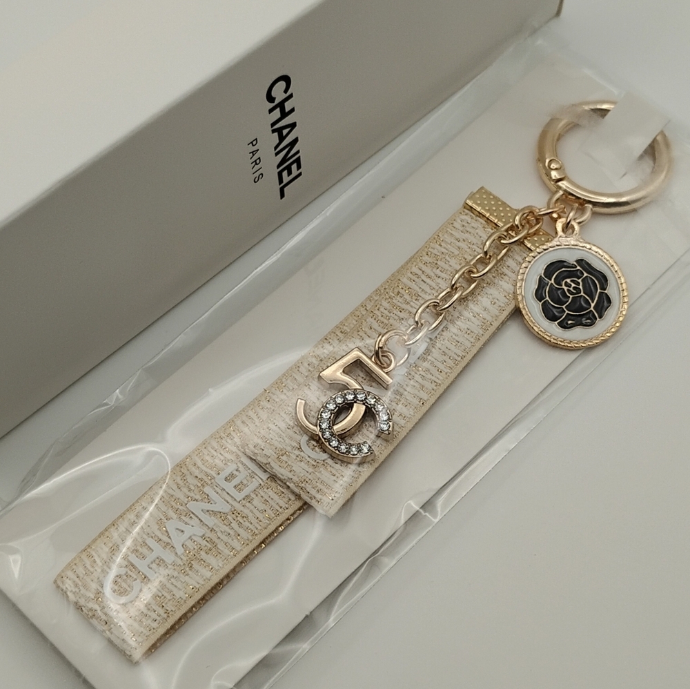 CHANEL Cream And Gold Keychain Authentic BNIB - Picture 2 of 2